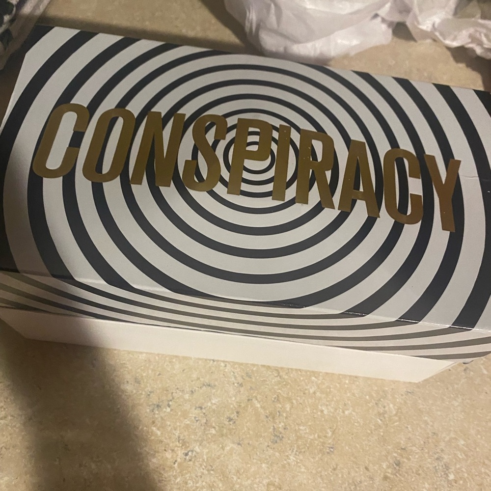 Jeffree Star - Conspiracy Palette- NIB